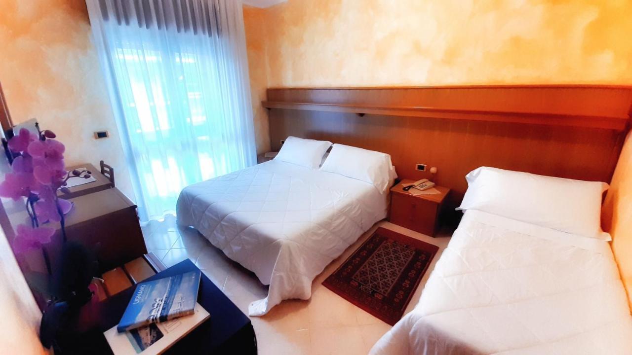 Hotel & Wellness Fra I Pini 리그나노 사비아도로 외부 사진
