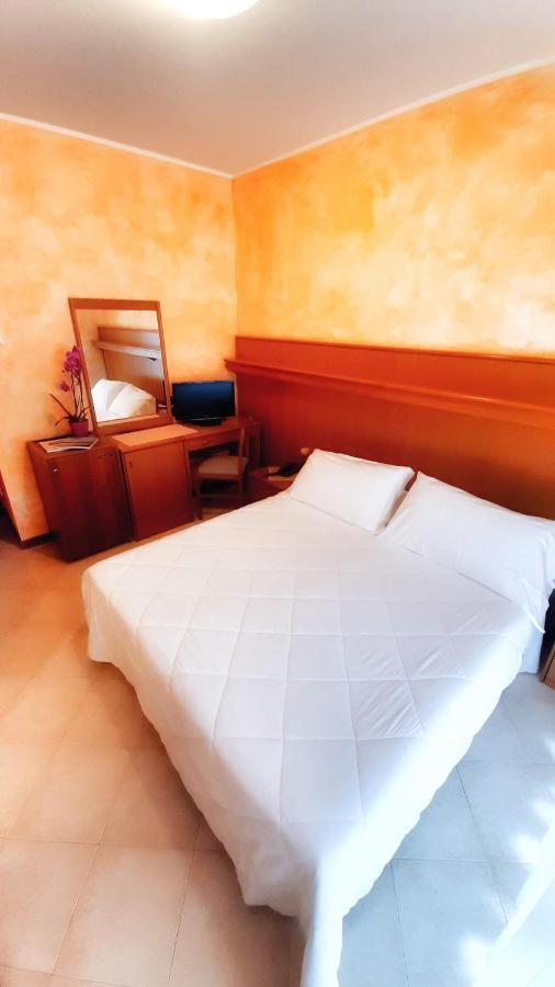 Hotel & Wellness Fra I Pini 리그나노 사비아도로 외부 사진