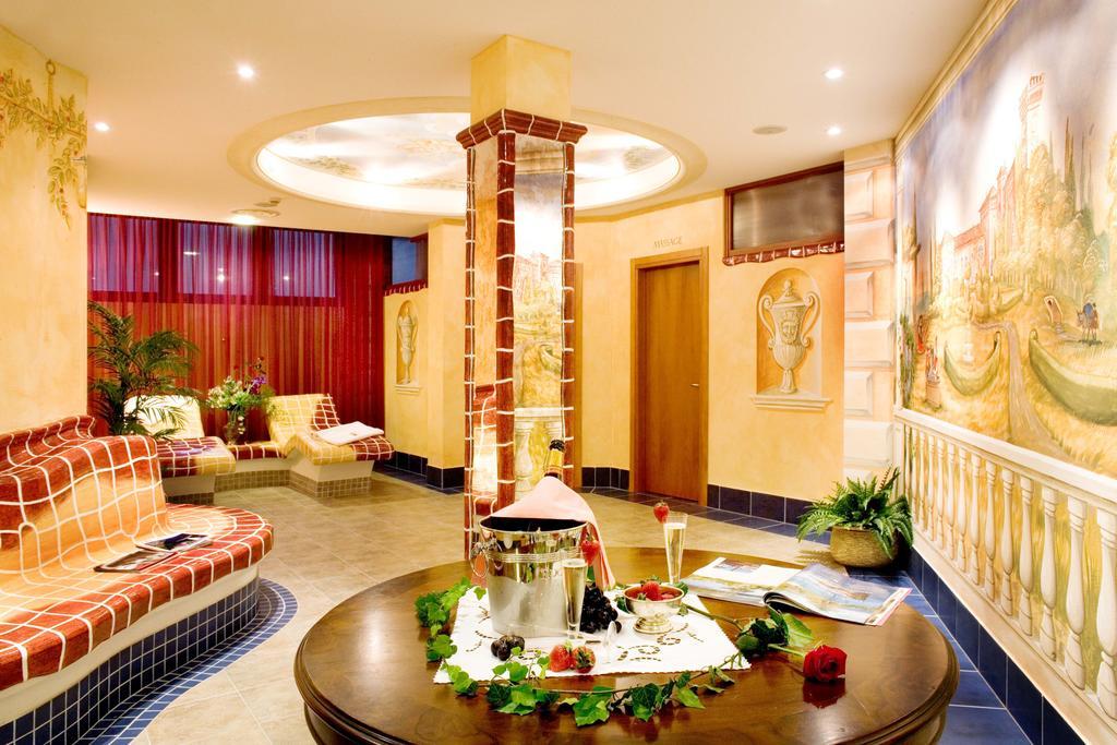 Hotel & Wellness Fra I Pini 리그나노 사비아도로 외부 사진