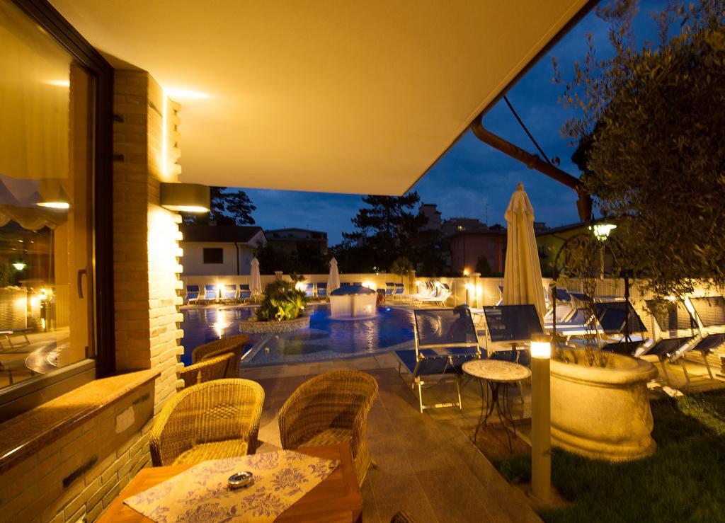 Hotel & Wellness Fra I Pini 리그나노 사비아도로 외부 사진