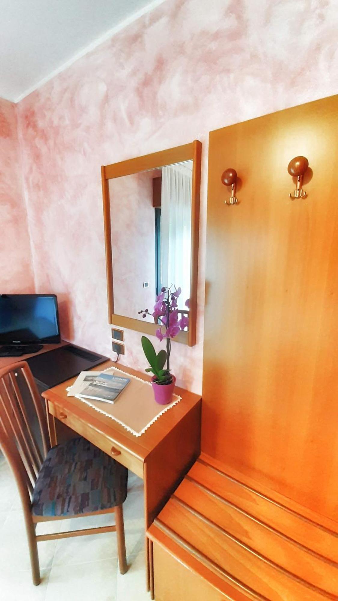 Hotel & Wellness Fra I Pini 리그나노 사비아도로 외부 사진