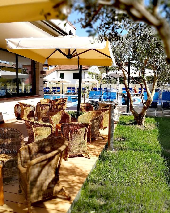 Hotel & Wellness Fra I Pini 리그나노 사비아도로 외부 사진