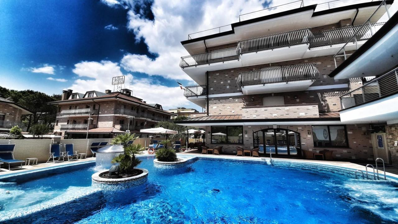 Hotel & Wellness Fra I Pini 리그나노 사비아도로 외부 사진