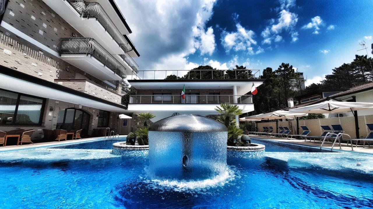 Hotel & Wellness Fra I Pini 리그나노 사비아도로 외부 사진